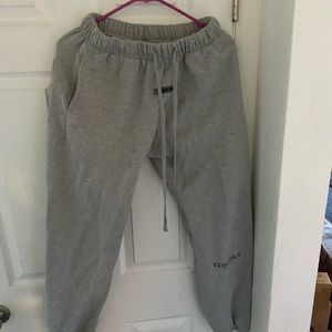 Essential sweatpants (used)